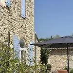 La Bastide De לינה וארוחת בוקר