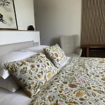 לינה וארוחת בוקר La Bastide De