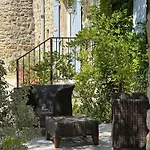 לינה וארוחת בוקר La Bastide De
